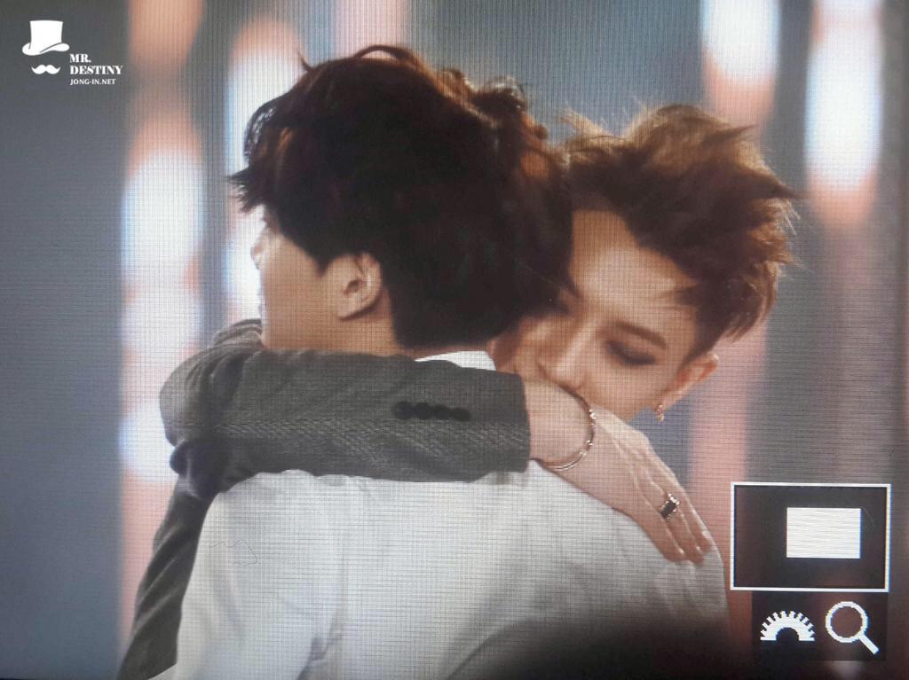 O Xrhsths Lay Sto Twitter Mesubocchi カイにはテミン がいるしタオにも忘れられぬクリスがいるんだけど地球をかけた最後の戦いを前にキスするのはカイタオだからttそういうアニメなんでtt タオはジョンインが好きだったよ 抱き返せないカイ 微笑んで戦闘http T