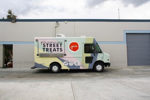 mollie_stones's tweet image. Perfect before, after (or for) dinner! @Jenisicecreams truck @Mollie&apos;s #SF #PacHeights tonite 5-9p w/ #free #icecream