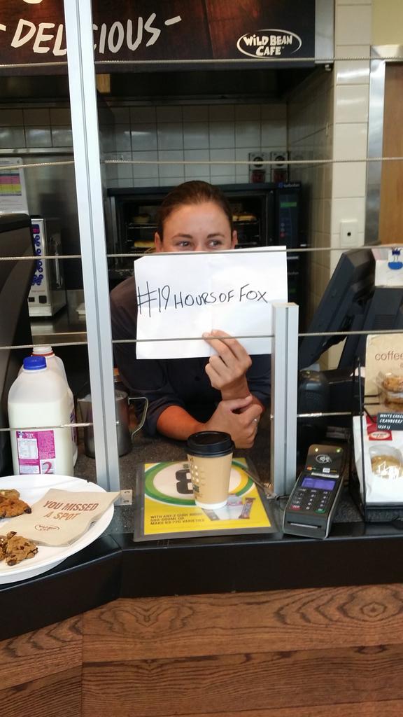 Dave_Moore88's tweet photo. Half time early morning energizer, BP lending a hand with a coffee! #19HoursofFOX http://t.co/btfUuiqewy