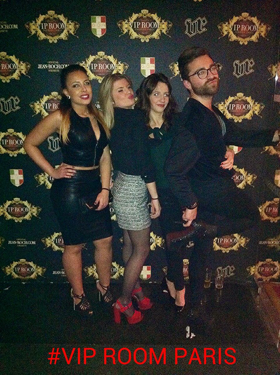 Prinsakiss's tweet photo. Avec mon loulou &amp; Le girls #VipRoom # jeudi #paris #GIRLBOSS #girlpower #Prinsa #makeupartist http://t.co/zmPVBq0Oxo