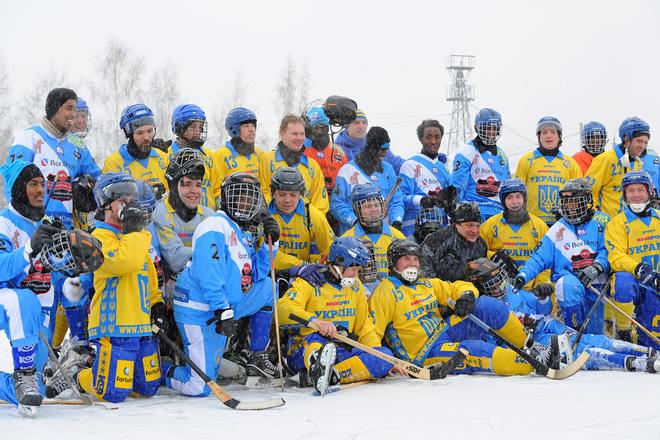 Украина отказалась от участия на российском ЧМ по хоккею с мячом kyiv.co.ua/sport/60762-uk… #СМИ #новости #Спорт
