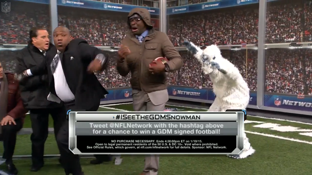 StevenCrowtown's tweet photo. @yetiraps "@nflnetwork: Yes, it's true. A Yeti invaded GameDay Morning.
MUST-SEE: http://t.co/AvAXQTHWqg http://t.co/kWfexyyLti"