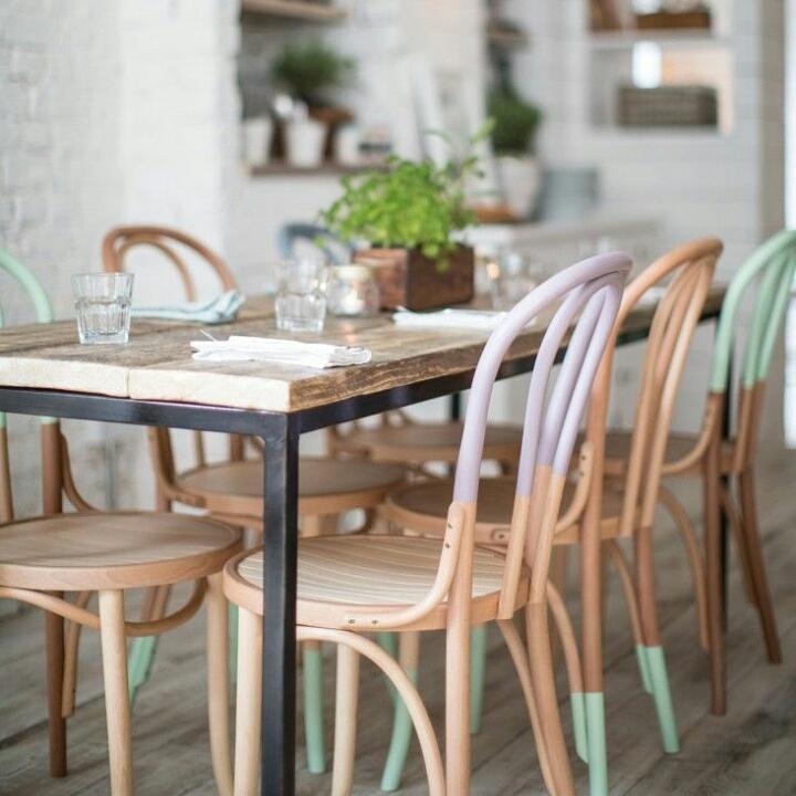 vs_studioversus's tweet photo. #Dettagli e #ColoriPastello
#relooking #chair #bar #coffee #LAstyle #London #color #diy #homestaging #studioversus http://t.co/0b2CKJgAxI