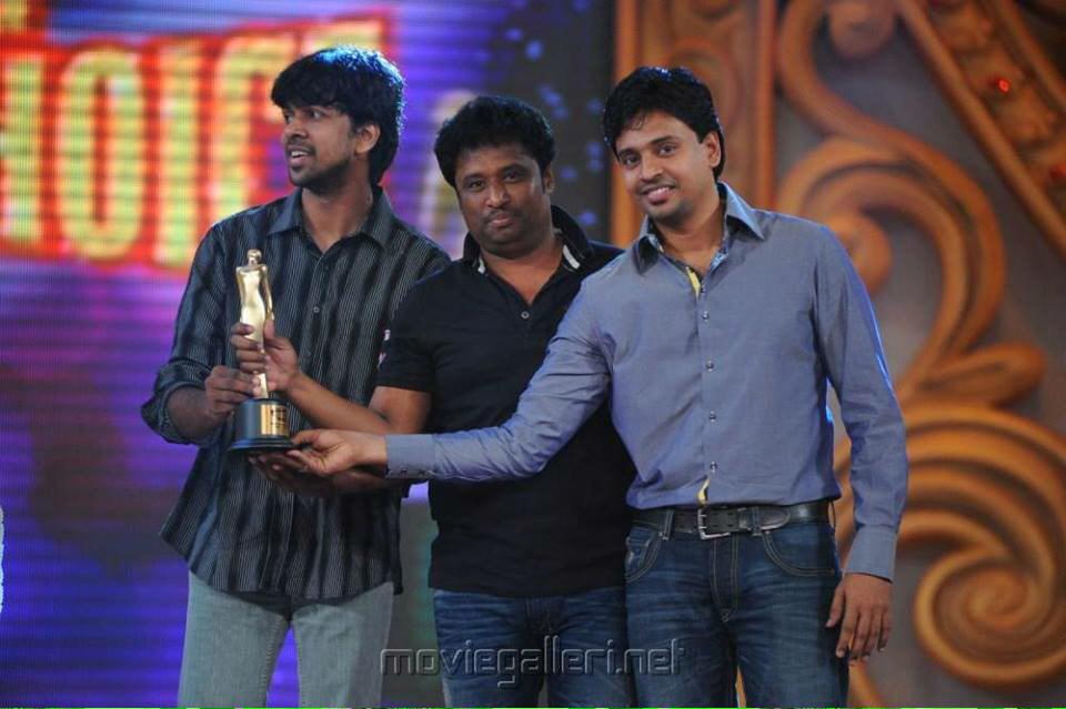 2011 mirchi award for ennamoyedho. Fond memories :) @madhankarky @Jharrisjayaraj @Actorjiiva