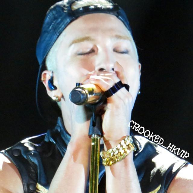 TeamBIGBANG's tweet photo. crooked_hkvip's photo THANK YOU TAEYANG😘150110 RISE IN HK #bigbang #빅뱅 #vip #hkvip #viph... http://t.co/VrOrbelLdh http://t.co/1FixemlPFQ