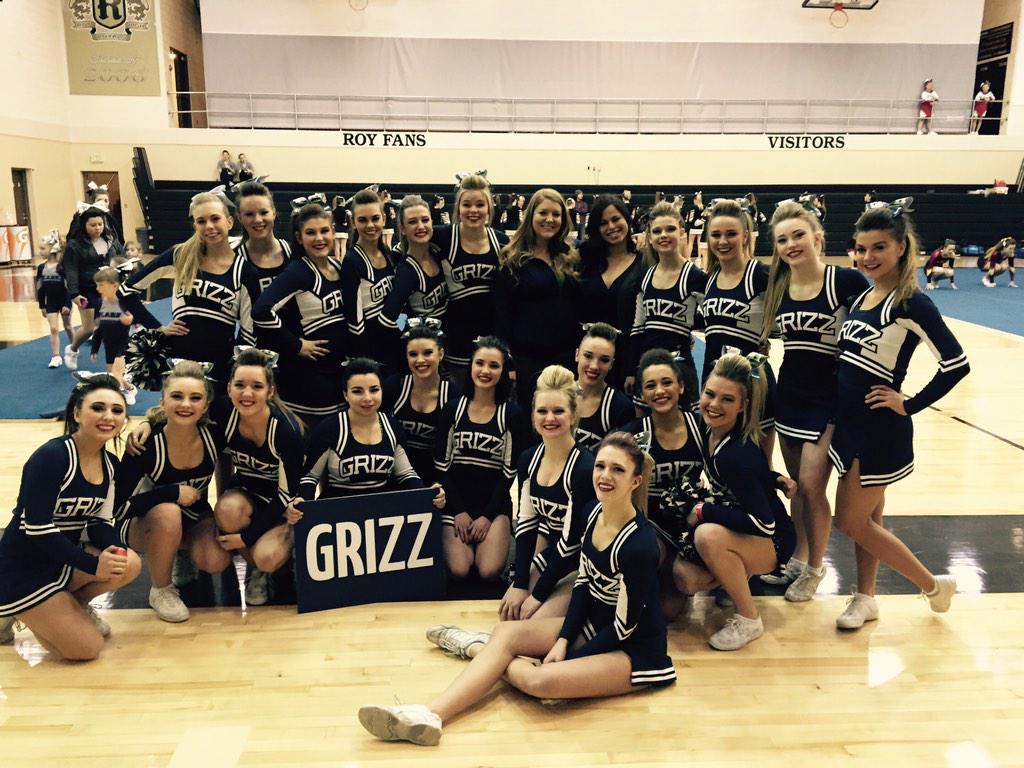 MartiGKCH's tweet photo. #CHcheer is set to kill it!! @Copperhillshigh http://t.co/hxfUaaNpVu