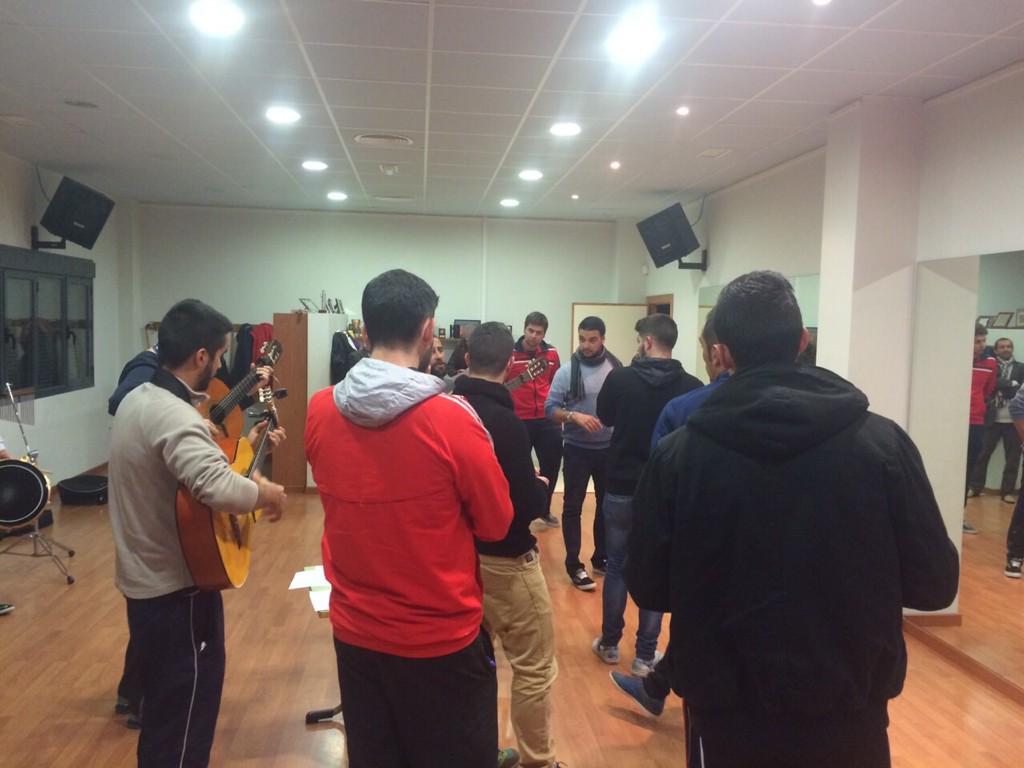 CSaecios's tweet photo. Buen ensayo el de ayer, ya estamos en la recta final http://t.co/zZU9zF4AhI