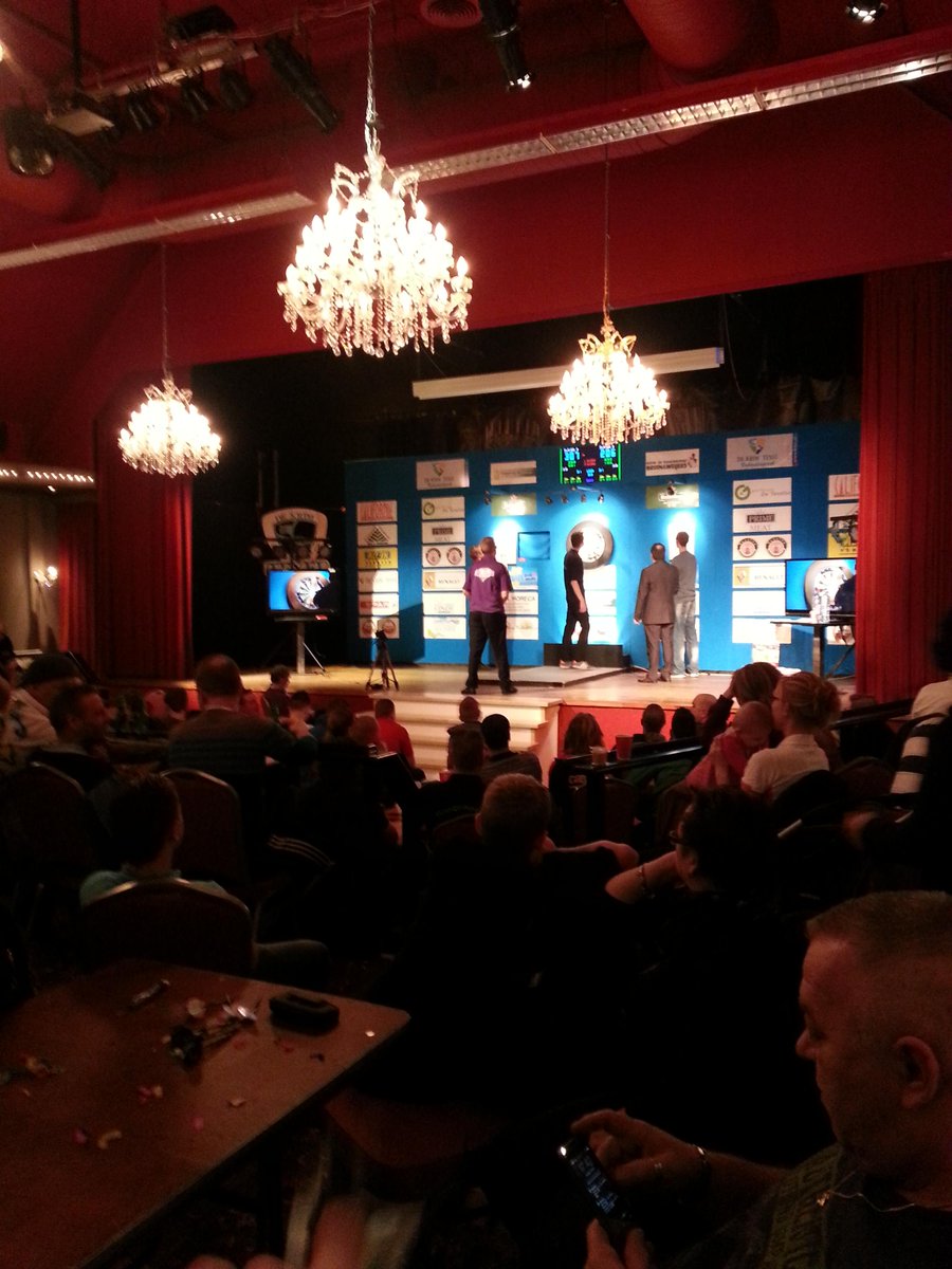 Finale jeugd wordt nu gespeeld.. zet hem op, Jaimy van Bavel en Jeffrey Balast! #darts #texel #krim