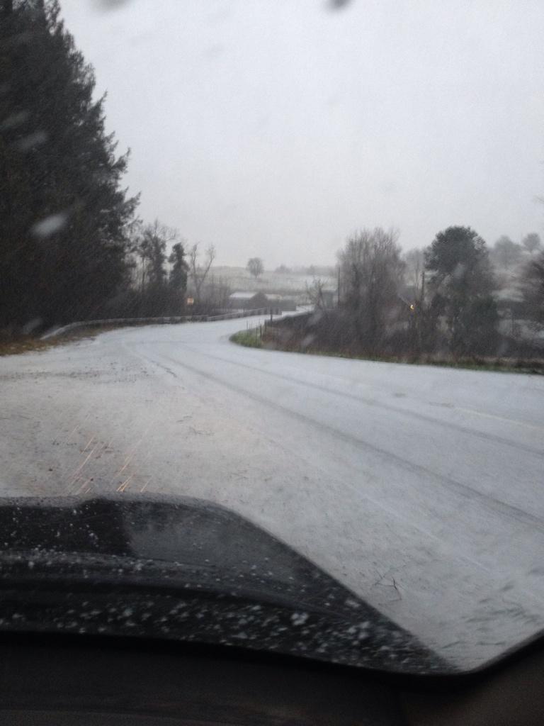 farmerswifenow's tweet photo. The road conditions nr #Bargrennan this afternoon! #uksnow #ukstorm http://t.co/hgPw9cOhEg