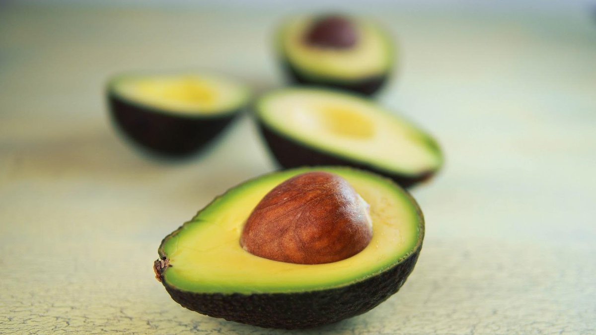 iMundoSalud's tweet photo. 10 beneficios del aguacate ~> http://t.co/SxAvlEzKPb http://t.co/RfY6Bqv5mf