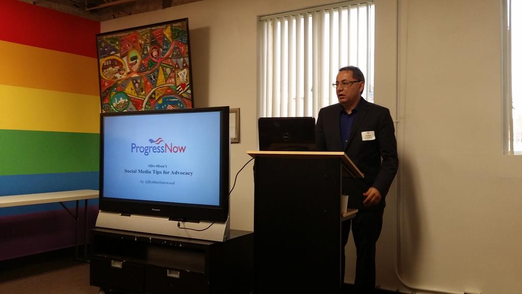 Arizona_Abby's tweet image. Robbie Sherwood of #ProgressNow on Social Media Advocacy at #EQAZ #EJConference @equalityarizona #lgbt #girlslikeus