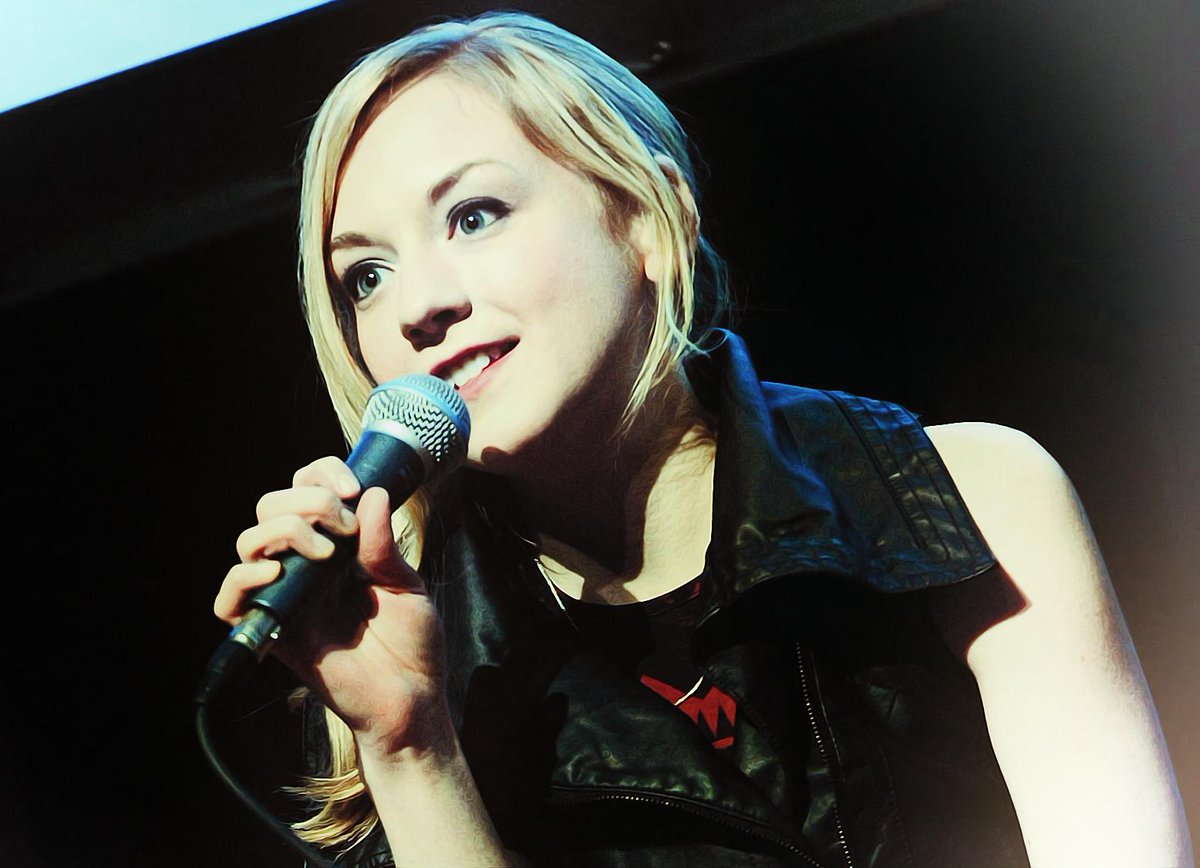 RT if you're a fan of Emily Kinney