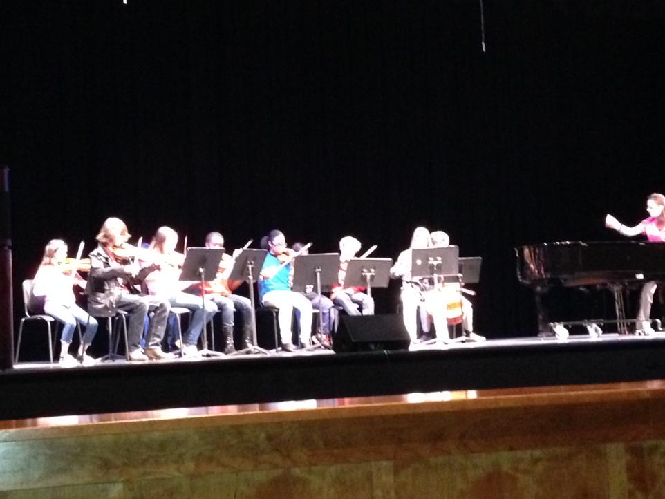 bwilder67's tweet photo. AAA strings performance at today's Magnet School Fair @HSVk12 http://t.co/yaxoEhvjfD
