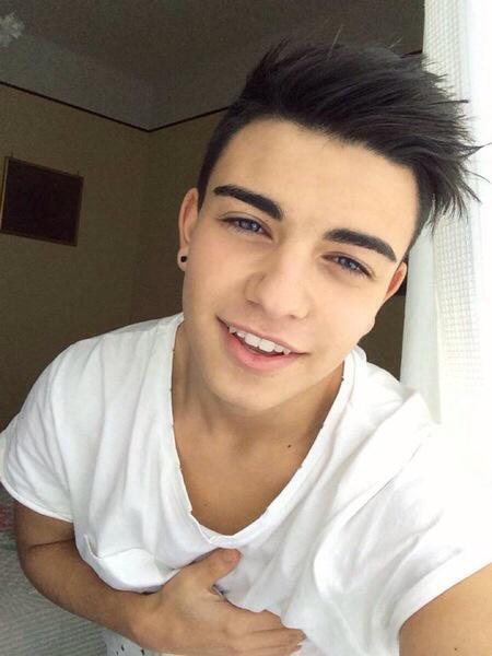 itsthomasafgdr's tweet photo. Buonasera http://t.co/stXrUA1F1J