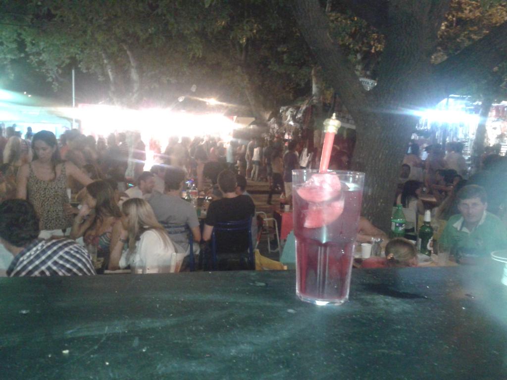 LAS3MARIAS1's tweet photo. SANGRIA! DE LA MEJOR! @LAS3MARIAS1. ESTÁ EN EL FESTIVAL #50años http://t.co/zEUCjiSoCg