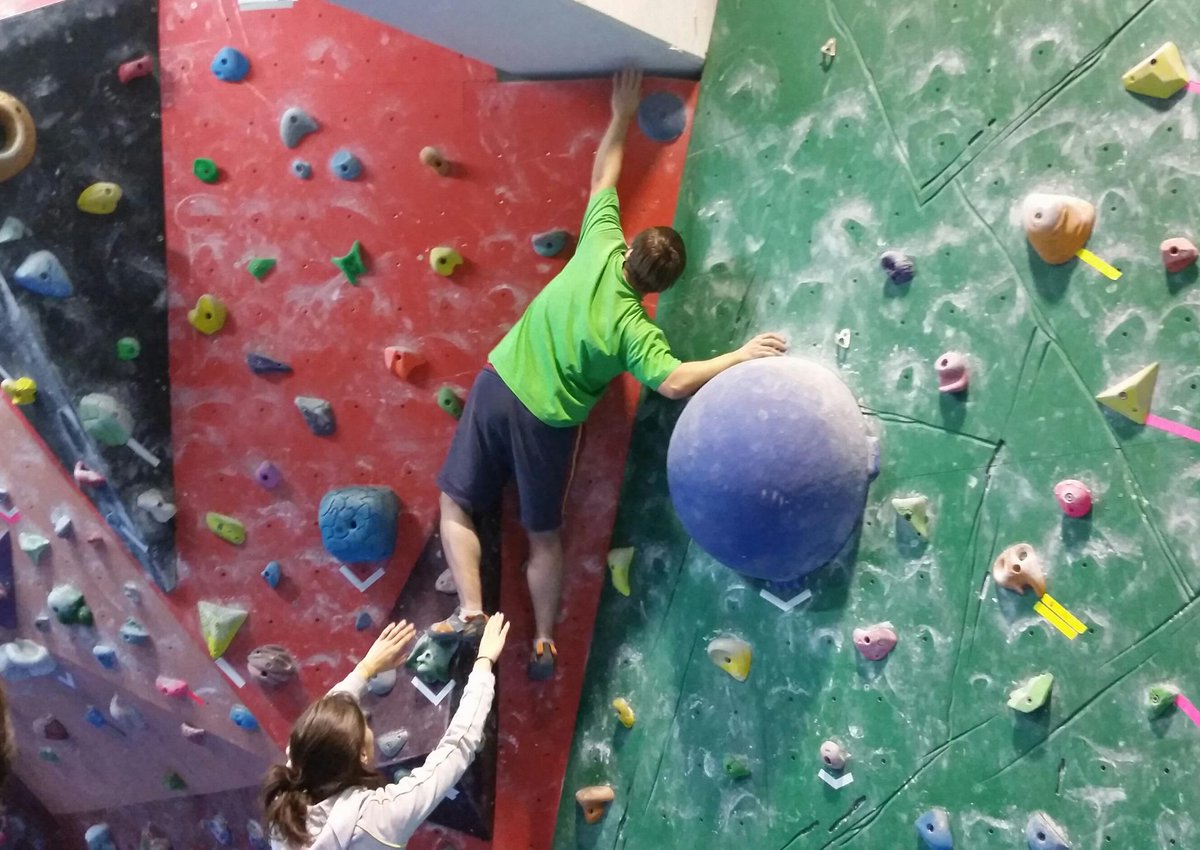 Noche de escalada en la Gala de presentación King Kong Adventure  
#cursos #escalada #Salida #climbing #adventure