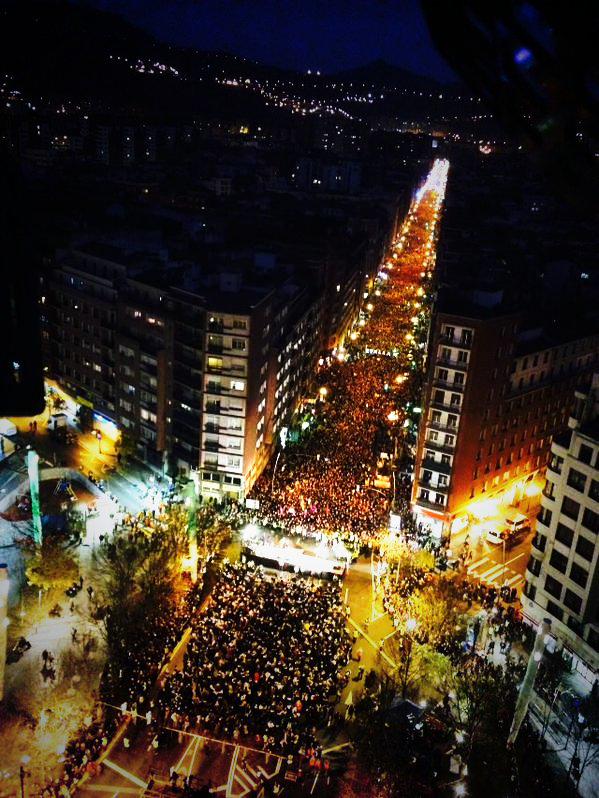 ArnaldoOtegi's tweet photo. Bilbao is a sea of lights! Bring home Basque political prisoners! #StopDispersionNow http://t.co/iHfPFZ8Gsb via @sare_herritarra