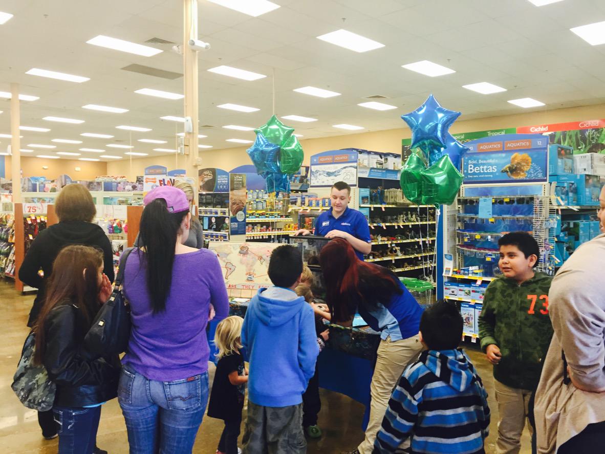 YbarraAol's tweet photo. Look at the kids http://t.co/nOKxj0GHAN