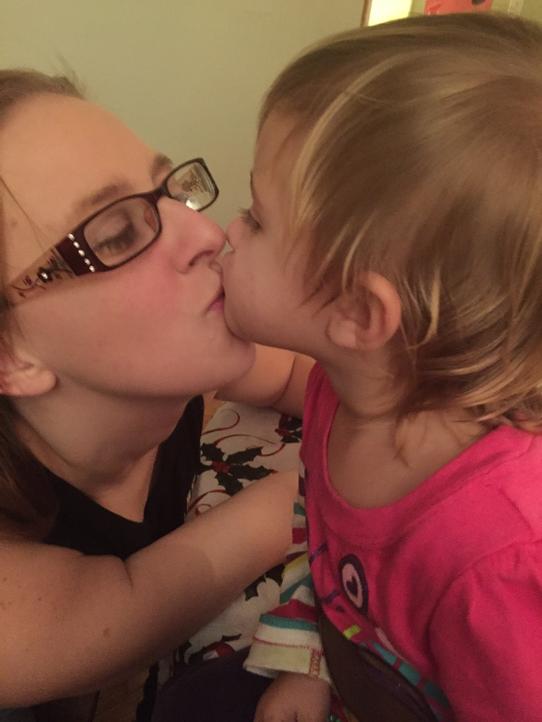 pershon83's tweet photo. Giving mama kisses http://t.co/khJI1KT6MZ