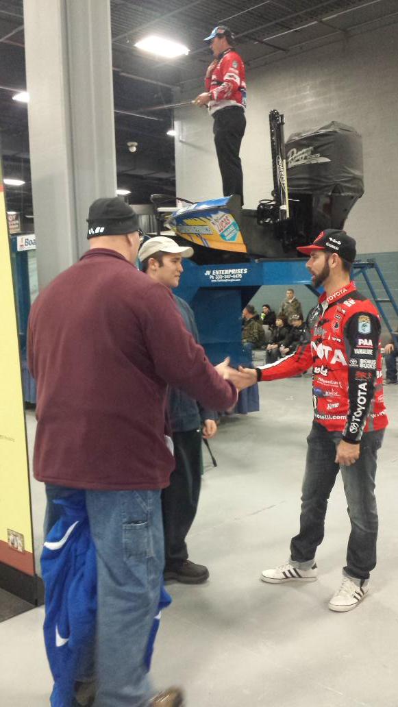 TackleModz's tweet photo. @mike_Iaconelli taking some time w/ fans after his session at the #HawgTrough at the @NJSportShow #GSOSS http://t.co/Xjo3lFOm5x