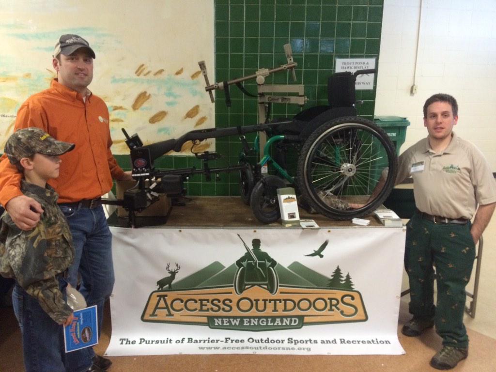 AccessOutdrsNE's tweet photo. Hanging out at the Rockingham Hunting and Fishing Expo in Salem, NH today! Come on by and say hi! #Hunting #Fishing http://t.co/41jsnyiqwO