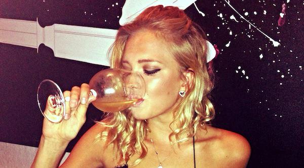 33 Reasons The Third Drink Literally Ruins Your Life: elitedai.ly/1FokNV9