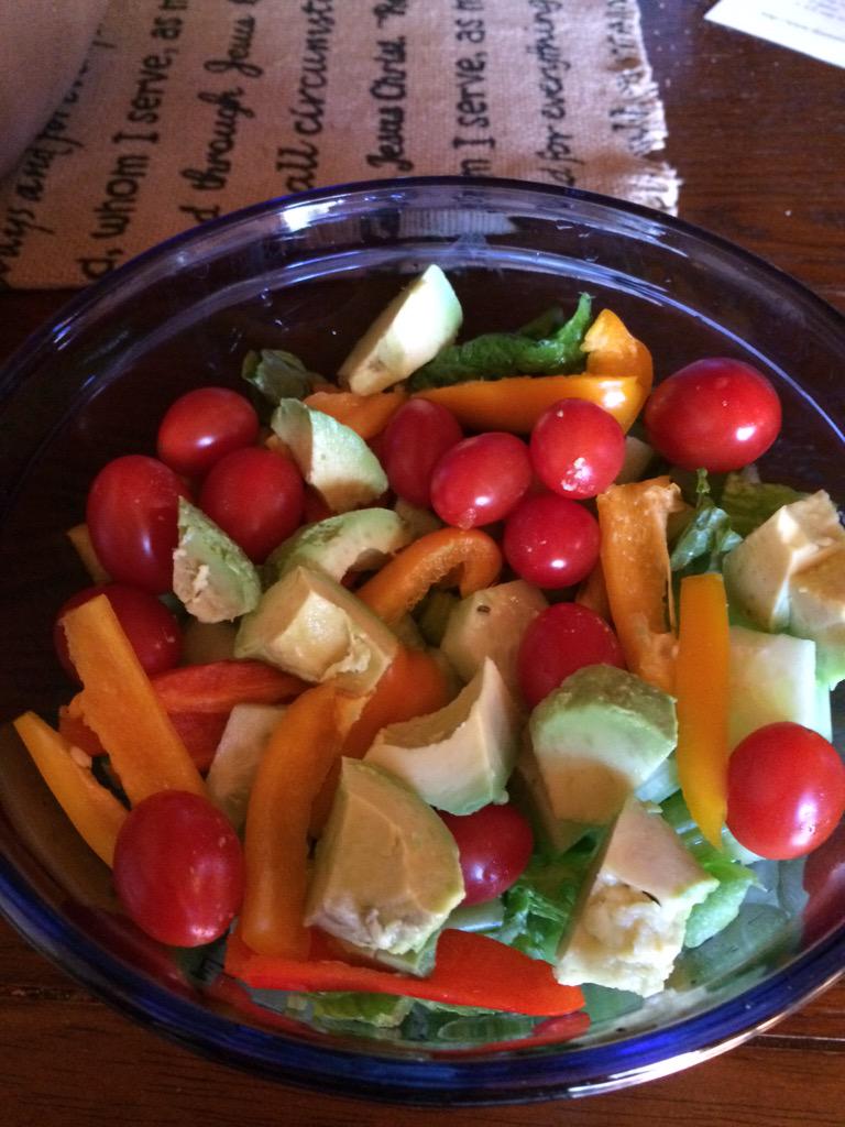 MKaySouza's tweet photo. My lunch today #eatclean #GetFitNaturally #NewYearNewMe http://t.co/KzytjAqvOq
