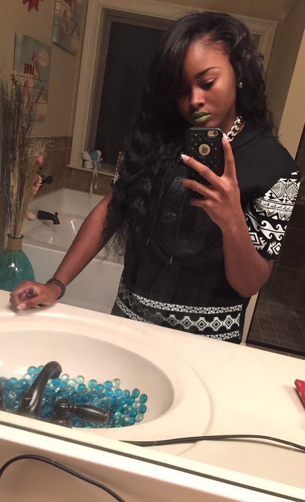 Chyna_Cymone's tweet image. 😏