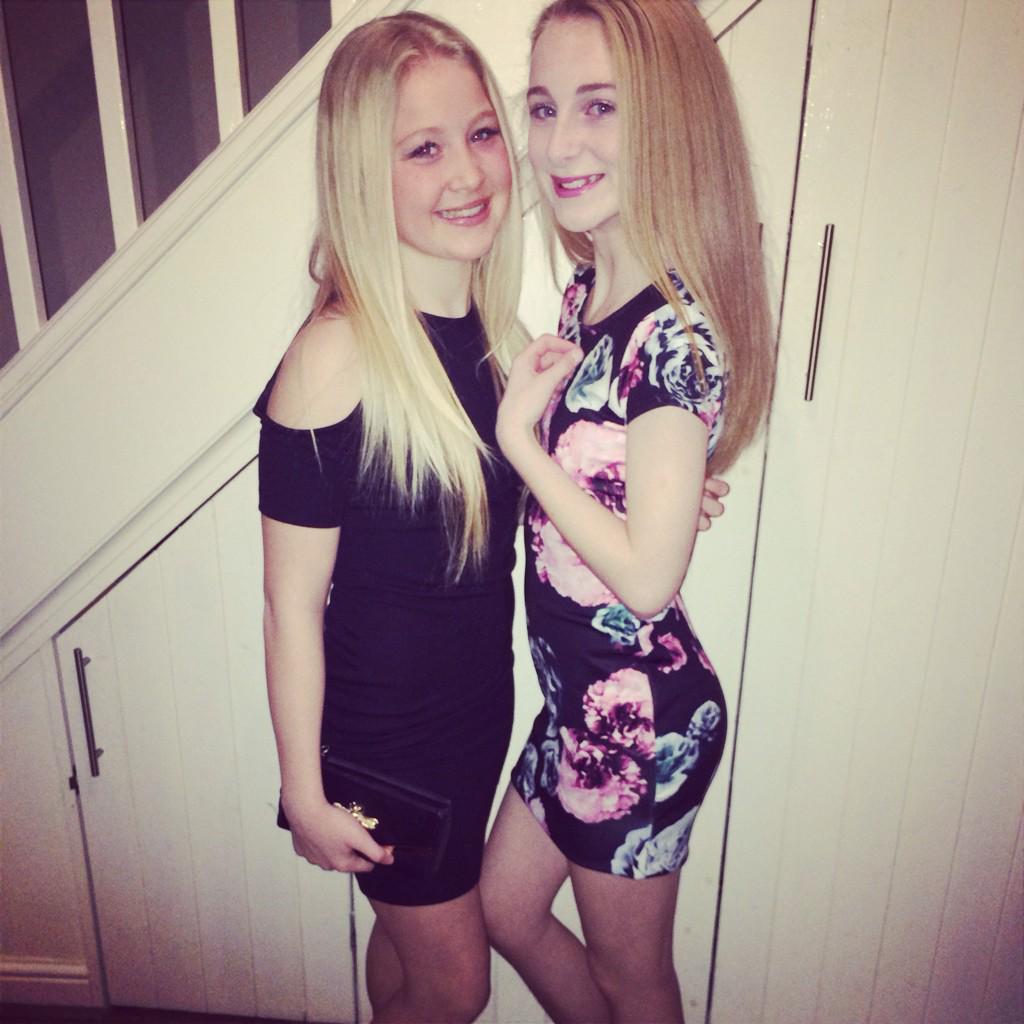 Lulabelle1301's tweet photo. Kelsey's 13th birthday disco with Eden 😉 http://t.co/cRTorgRpvN