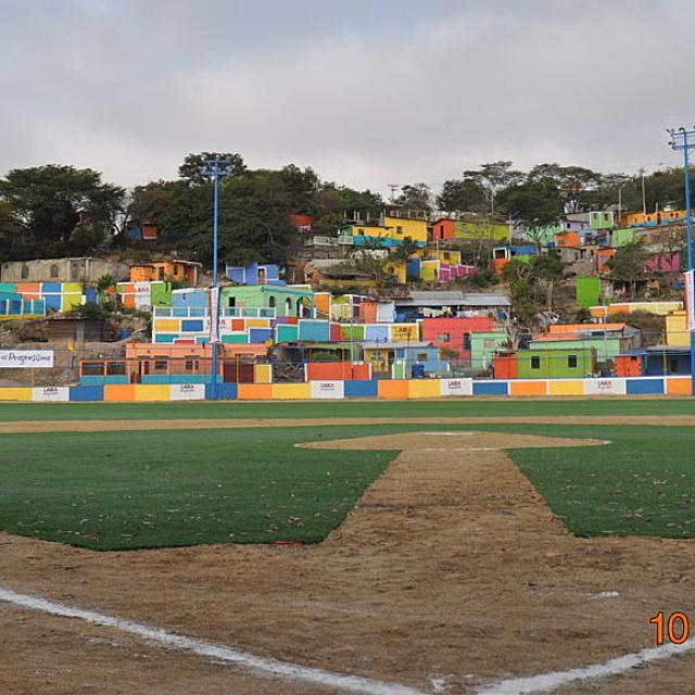 HenriFalconLara's tweet image. Rehabilitamos las viviendas, los servicios y seguimos elevando la calidad de vida en #SantaRosa