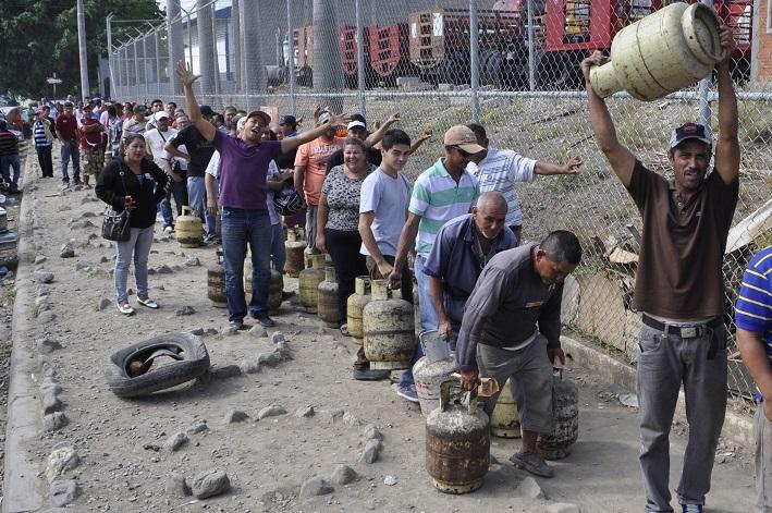 Gobierno de Nicolas Maduro. - Página 27 B7AvKDhIIAI-qAi