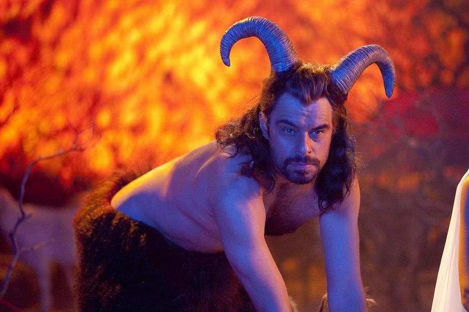 Happy birthday goes out to my role model, my reason for living... Jemaine Clement. I love ya buddy. 