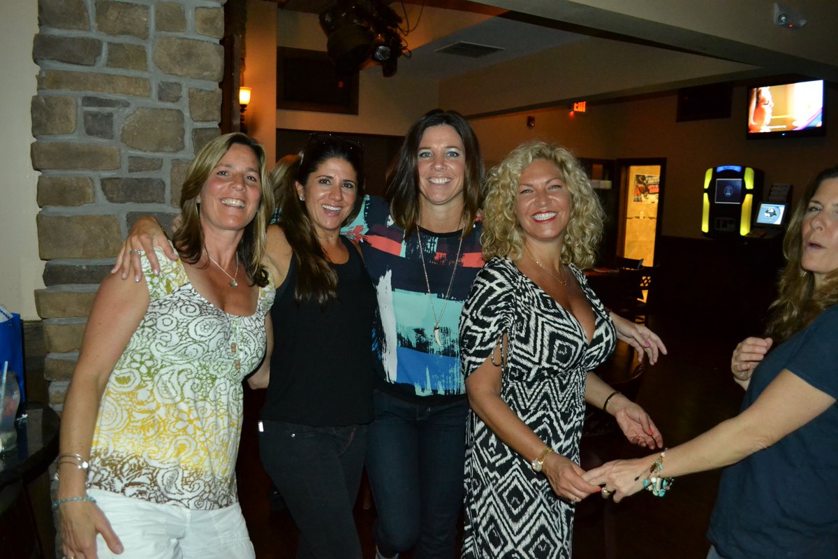 lilysislip's tweet photo. Live music and DJ Saturday night at Lily's!

#lilys #saturdaynight #livemusic #longislandnightlife http://t.co/V1Hv5ITqg0