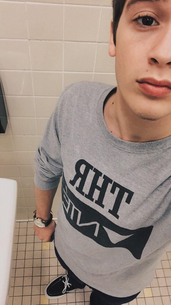 vntecouture's tweet photo. @SpotLightSEOKY rocking the custom THR | Vnté longsleeve. Order customs at vnteclothing@gmail.com #VNTE #THR http://t.co/mkouZJ1Rhs