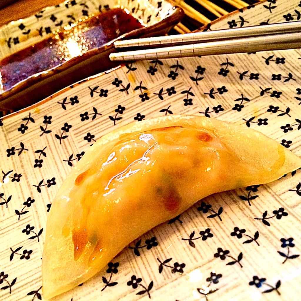 seasoneat_'s tweet photo. Excellent Ravioli au #kimchi #Mandoobar #restaurant http://t.co/32ZkDA2D9j