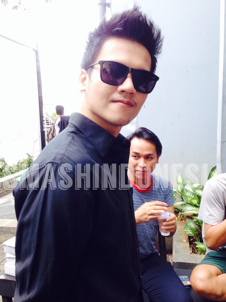 selamat pagiiiii (: hari ini SMASH perform dengan formasi lengkap #SMASHatInboxSCTV \o/