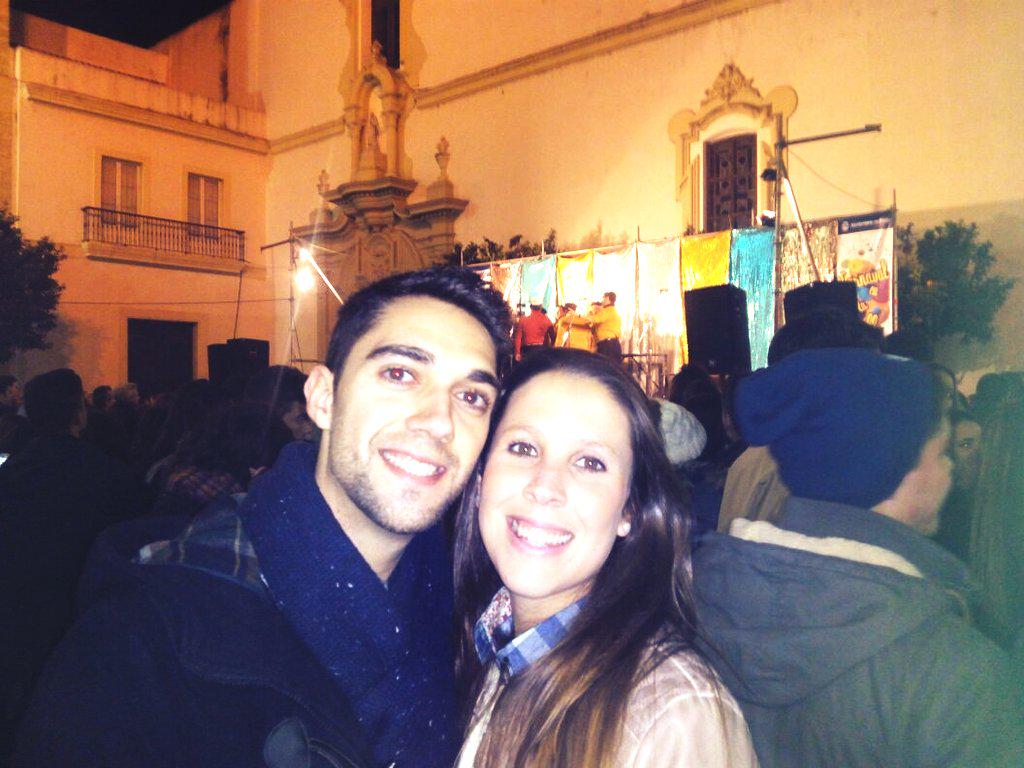 dena_da7's tweet photo. Que comience la época mas chula y mas  significativa del año!! #carnaval #pestiñá #amor #2 @alerubioorce http://t.co/lyo9b4iKQo