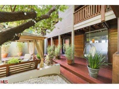 harryphotoss's tweet photo. Harry's house in LA! http://t.co/W02L9bXHlk