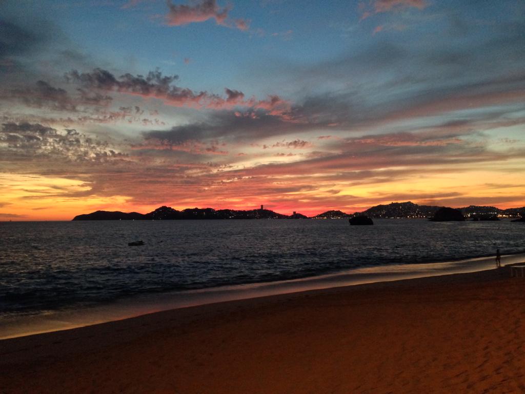 Mejor, Imposible !!!! Así es #Acapulco !! Hermoso !!!!!