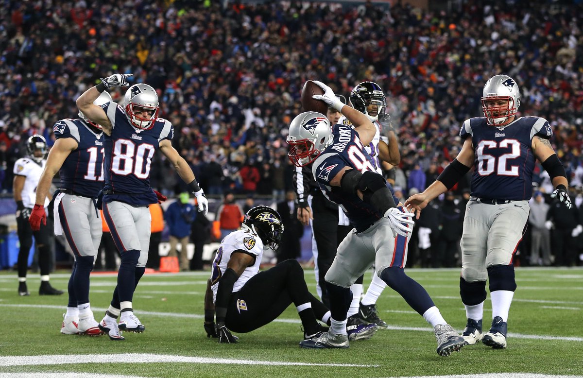 ESPNNFL's tweet photo. PATS ARE HEADING TO THE AFC CHAMPIONSHIP!! http://t.co/PTZ2BGgdlA