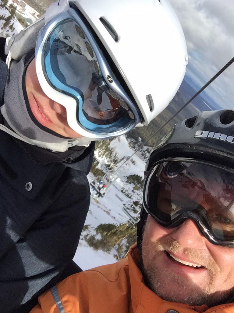 DSweet26's tweet photo. Surprise visitor in the mountains. Mama Beth shows last night to take a few turns #verticalfeet #shesgonnabesore http://t.co/bvzqlUpOBk
