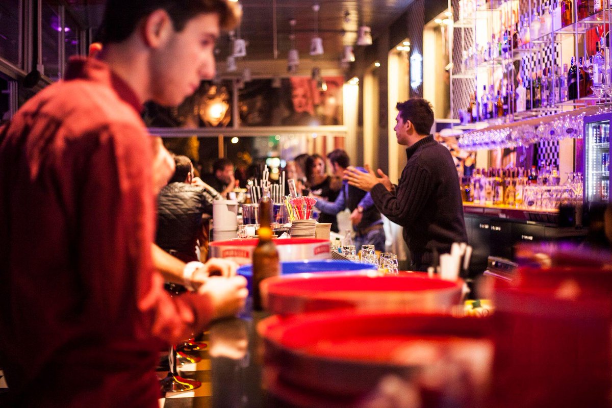 redmustangfuel's tweet photo. #redmustangfuel #club #now #izmir #party http://t.co/dJ3y7oJiI2