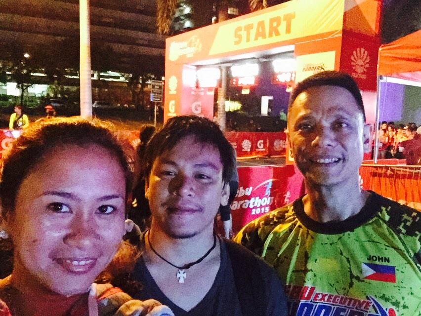 iste_tri's tweet photo. With  @IamChavz22  @johnpages at the starting line of the 2015 Cebu City Marathon. @sunstarcebu http://t.co/dfghIN5EN1