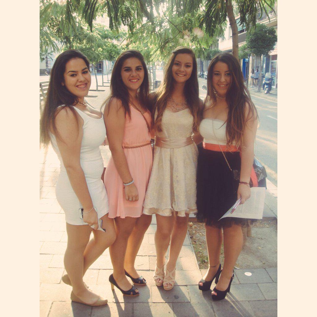 ljusti_12's tweet photo. "Una amistad verdadera no es ser capaz de separarse, es capaz de estar separadas y no cambiar en nada" http://t.co/xr4ZLSfo0d