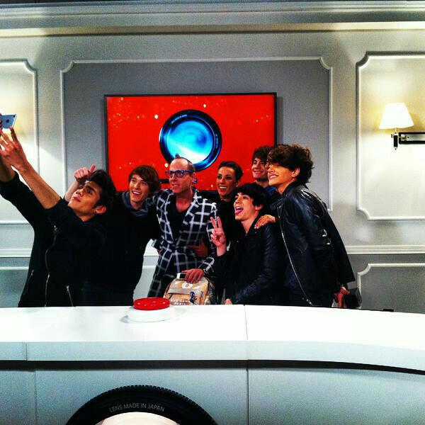 BriseiidyCortes's tweet photo. No se les olvide, Este Lunes @somosCD9 en el programa #CuidateDeLaCamara 11pm por @Canal_Sony
@EdySmol http://t.co/gQSHN1CtZd