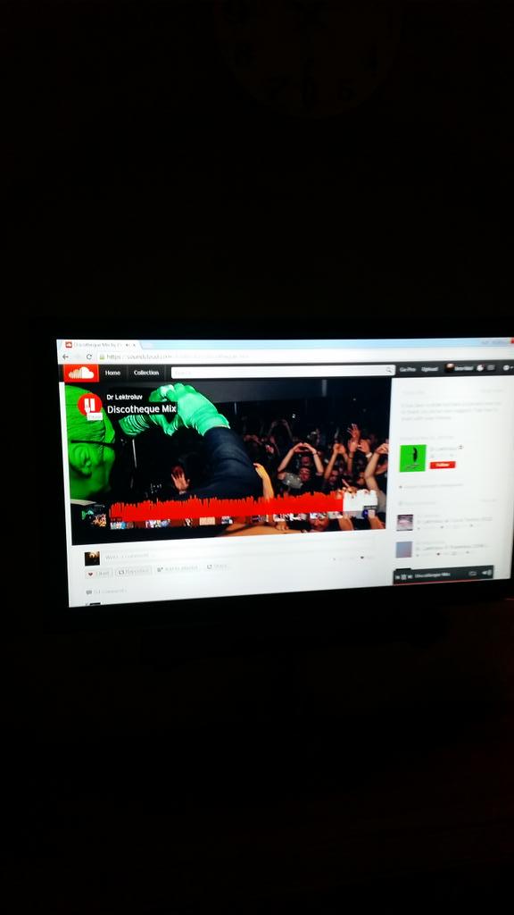 bexhkd's tweet photo. A night with @dr_lektroluv  at home..👍 http://t.co/6YMZCtr3b9