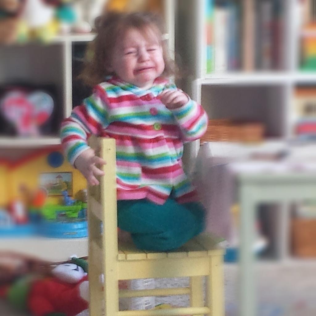 babyrose910's tweet photo. Life is so tough when you're not allowed to eat crayons 😢 #LoveThisLittleFace #PlayingTheBadGuy http://t.co/W5FBDDzNnY