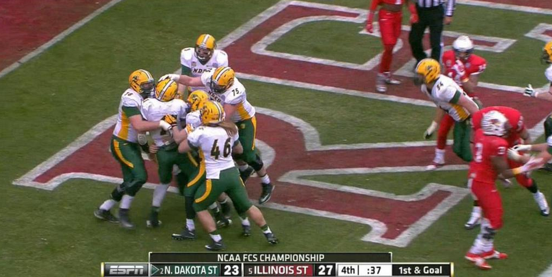 SportsCenter's tweet photo. No. 2 North Dakota St scores in last minute to win its 4th straight FCS Championship over No. 5 Illinois St, 29-27. http://t.co/moTRCWZ1ld