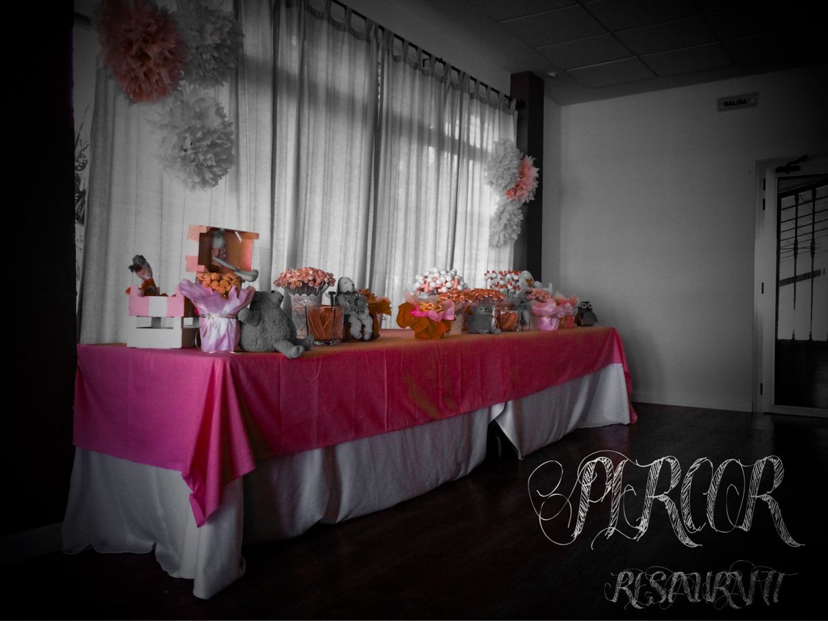 RPercor's tweet photo. aquí tenéis nuestras candy bar ofrecidas en la gala de comuniones que podréis contratar para vuestros eventos http://t.co/APU0AERYQQ