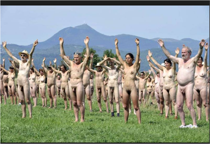 beek_sandra's tweet photo. Wie drukt er op de bel ??@DeGrImprovShow . Wel #handenwassen @rubenvdmeer http://t.co/Hk750Qqq8I